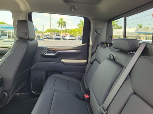 Used 2025 Chevrolet Silverado 1500 RST w/ Convenience Package II AWD/4WD image 9