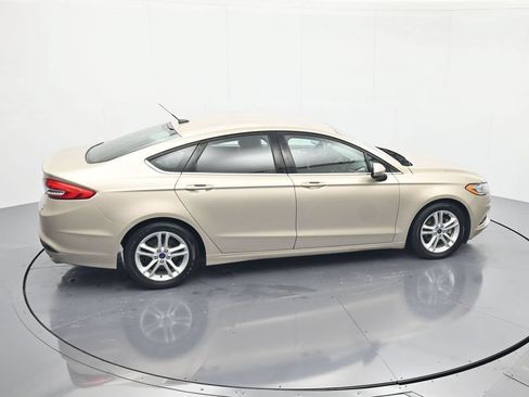 Used 2018 Ford Fusion SE w/ Fusion SE Technology Package FWD image 32