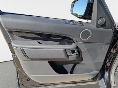 Used 2022 Land Rover Discovery S R-Dynamic image 19