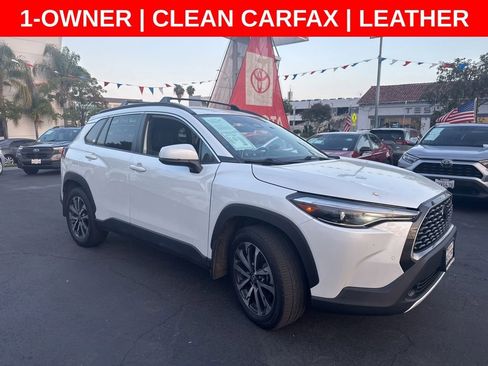 Used 2023 Toyota Corolla Cross XLE w/ Convenience Package FWD image 2