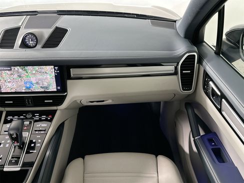 Certified 2023 Porsche Cayenne image 31