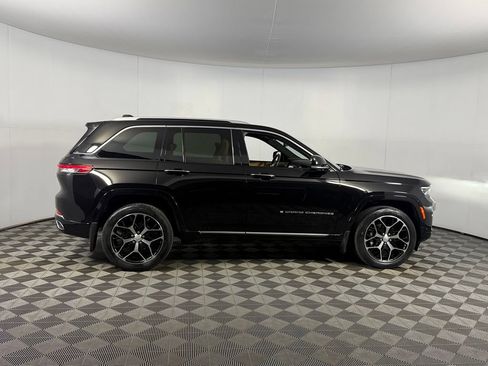 Certified 2022 Jeep Grand Cherokee Summit AWD/4WD image 6