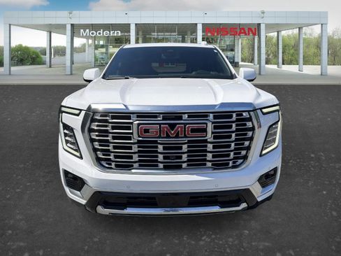 Used 2025 GMC Yukon Denali RWD image 9