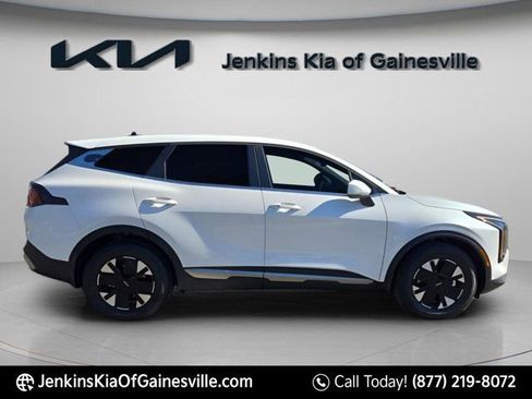 New 2026 Kia Sportage LX FWD image 3