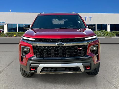 Used 2024 Chevrolet Traverse Z71 w/ Enhanced Driving Package image 2