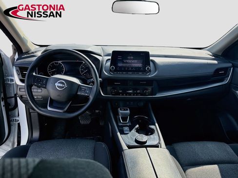 Used 2025 Nissan Rogue SV AWD/4WD image 27