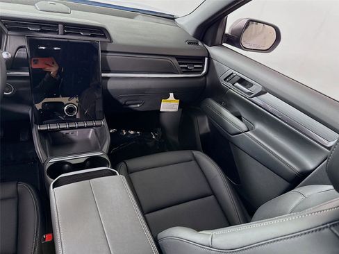 New 2026 GMC Terrain Elevation w/ Elevation Premium Package image 17