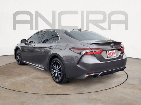 Used 2022 Toyota Camry SE FWD image 12