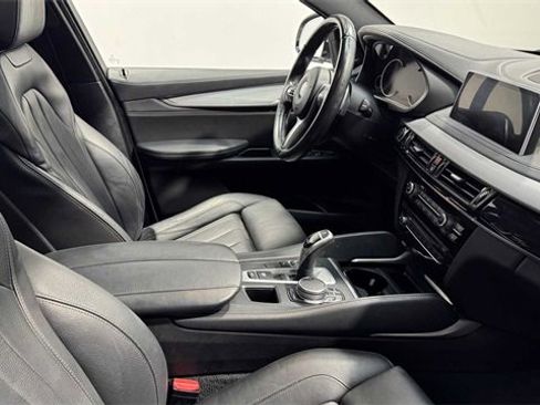 Used 2019 BMW X6 sDrive35i w/ M Sport Package image 13