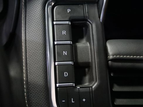 Used 2024 Chevrolet Tahoe Premier image 16