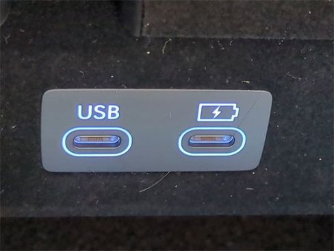 Certified 2025 Genesis G80 2.5T image 19