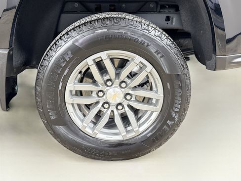 Used 2024 Chevrolet Colorado LT w/ LT Convenience Package image 31