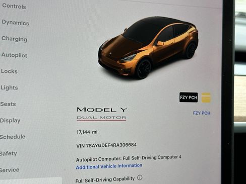 Used 2024 Tesla Model Y Performance AWD/4WD image 29