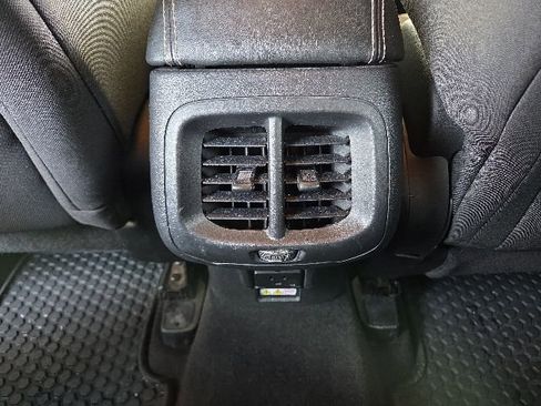 Used 2014 Jeep Cherokee Latitude w/ Cold Weather Group FWD image 41