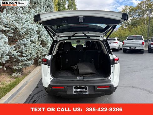 Used 2025 Nissan Pathfinder SV image 38