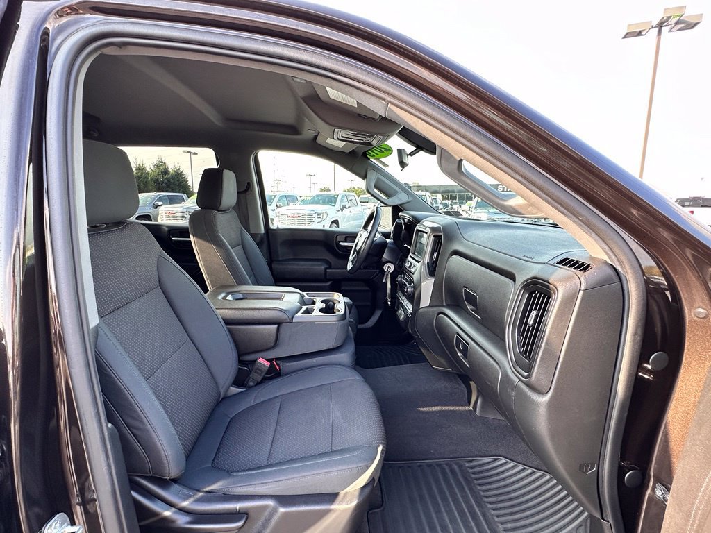 Certified 2019 Chevrolet Silverado 1500 Custom w/ Custom Convenience Package AWD/4WD image 12