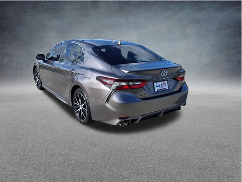 Used 2024 Toyota Camry SE FWD image 6
