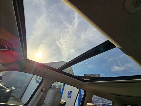 Used 2022 Jeep Wagoneer Series III w/ Premium Group I image 19