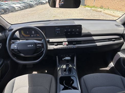 Used 2025 Kia K4 FWD image 33