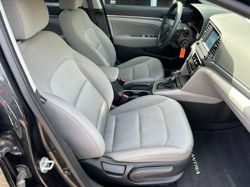 Used 2018 Hyundai Elantra SEL w/ Cargo Package FWD image 12