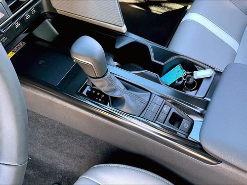 Used 2026 Toyota Camry SE image 15