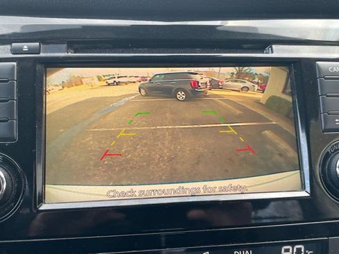 Used 2020 Nissan Rogue SV image 29