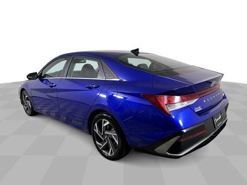Used 2025 Hyundai Elantra Limited FWD image 6