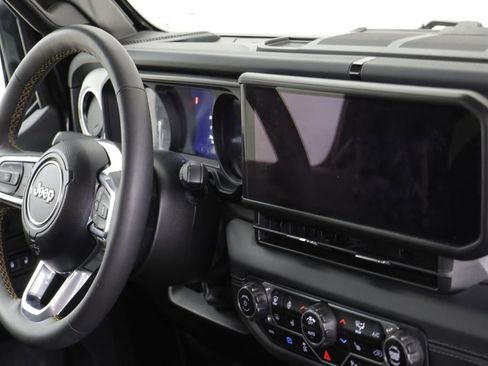 Used 2024 Jeep Wrangler Unlimited Sahara w/ Technology Group AWD/4WD image 22