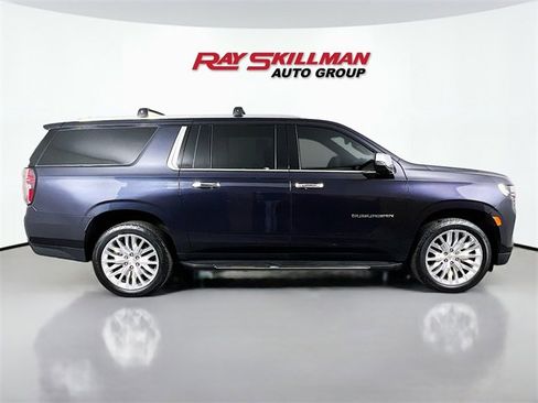 Used 2022 Chevrolet Suburban Premier image 8