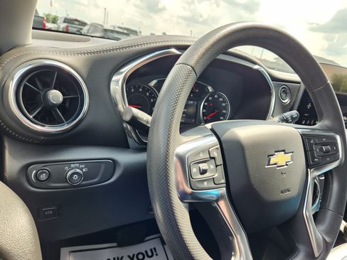 Used 2025 Chevrolet Blazer LT AWD/4WD image 24