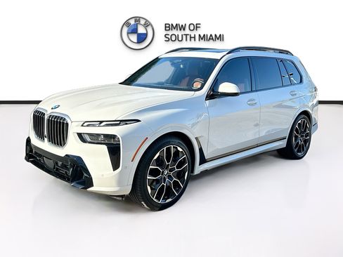 Certified 2023 BMW X7 xDrive40i w/ M Sport Package image 3