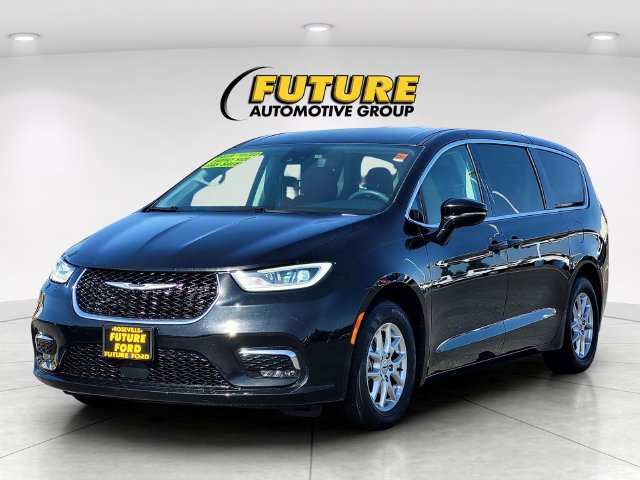 Used 2024 Chrysler Pacifica Touring-L FWD image 8