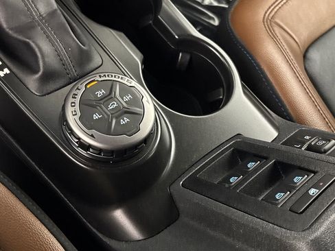 Used 2022 Ford Bronco Outer Banks image 23