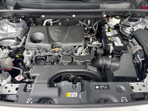 Used 2021 Toyota RAV4 LE AWD/4WD image 29