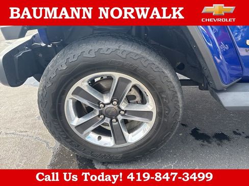 Used 2020 Jeep Wrangler Unlimited Sahara AWD/4WD image 19