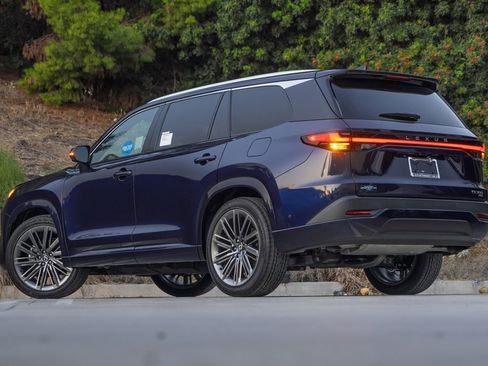 New 2026 Lexus TX 350 AWD image 2