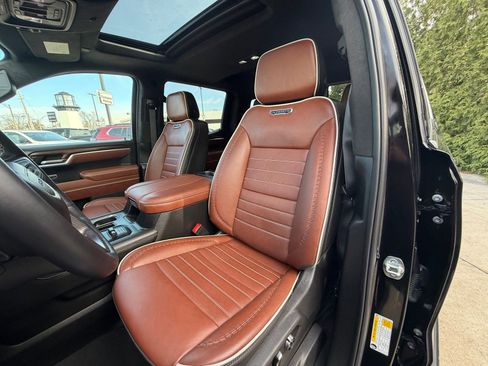 Used 2025 GMC Sierra 1500 Denali Ultimate image 11