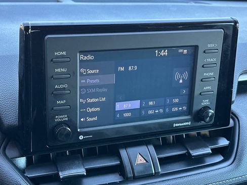 Used 2020 Toyota RAV4 XLE w/ Convenience Package FWD image 20