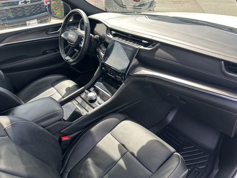 Used 2024 Jeep Grand Cherokee L Overland w/ Advanced Protech Group III image 41