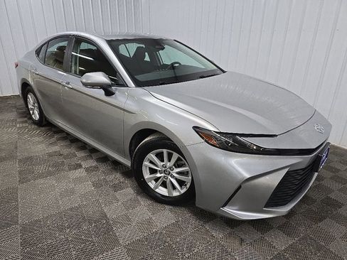 Used 2025 Toyota Camry LE FWD image 7