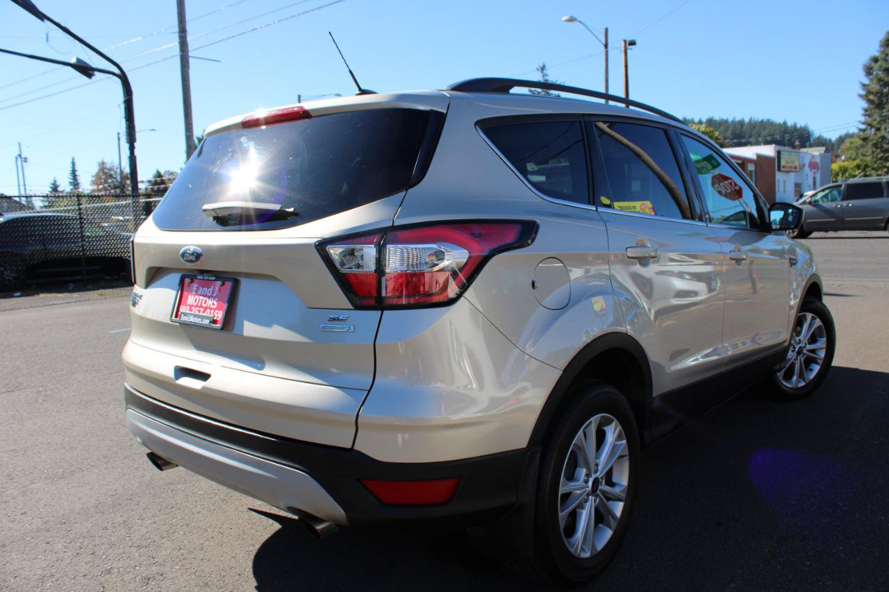 Used 2018 Ford Escape SE FWD image 7