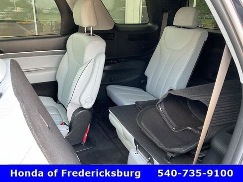 Used 2025 Hyundai Palisade SEL FWD image 28