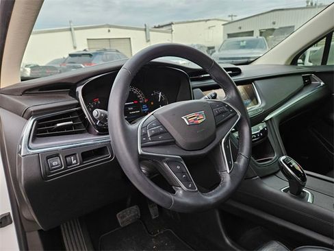 Used 2017 Cadillac XT5 Premium Luxury w/ Driver Assist Package image 6