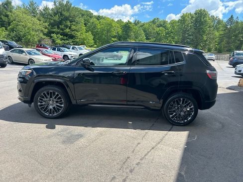 Used 2023 Jeep Compass High Altitude AWD/4WD image 3