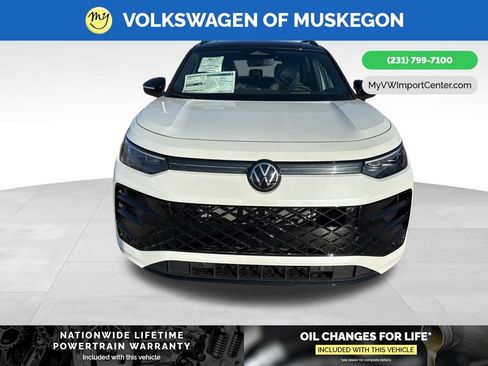 New 2026 Volkswagen Tiguan SE R-Line image 2