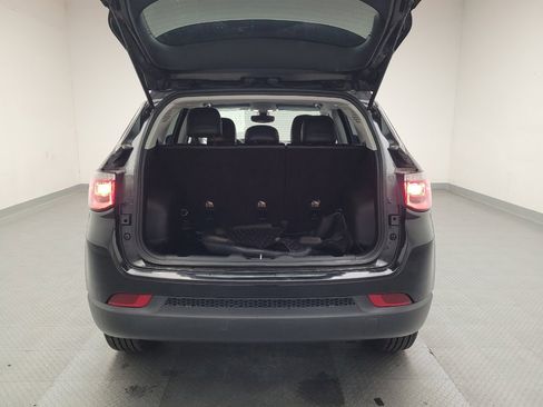 Used 2017 Jeep Compass Latitude w/ Popular Equipment Group image 29