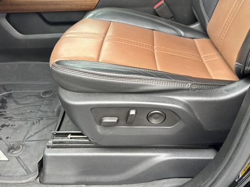 Used 2023 Chevrolet Silverado 1500 High Country w/ Technology Package image 27