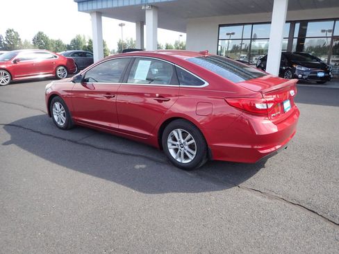 Used 2015 Hyundai Sonata SE w/ Option Group 09 FWD image 3