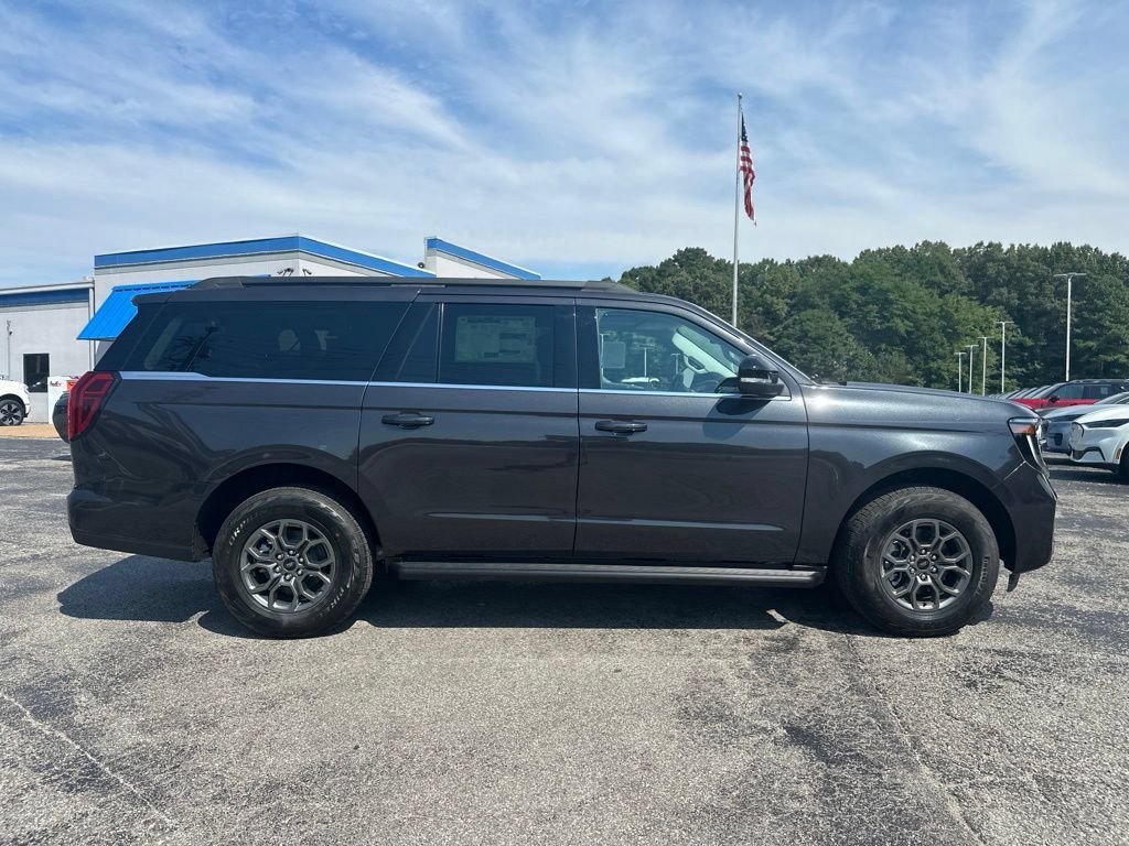 New 2027 Ford Expedition Max Active RWD image 2