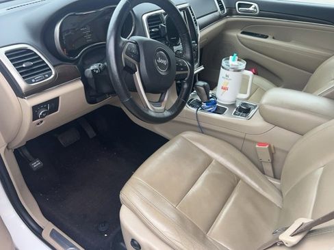 Used 2017 Jeep Grand Cherokee Limited image 4